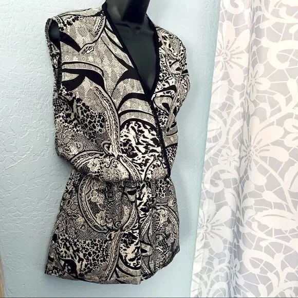 ANGL Black & Cream Abstract Pribt Surplice Short Romper Size Small - Picture 8 of 15